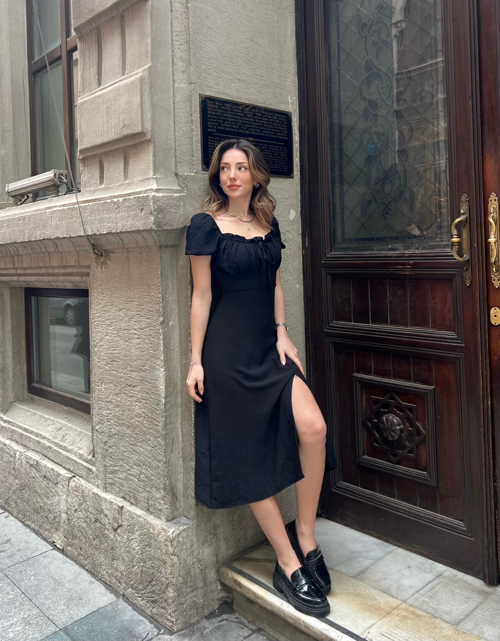 Ayrobin Kumaş Elbise Yırtmaçlı Siyah