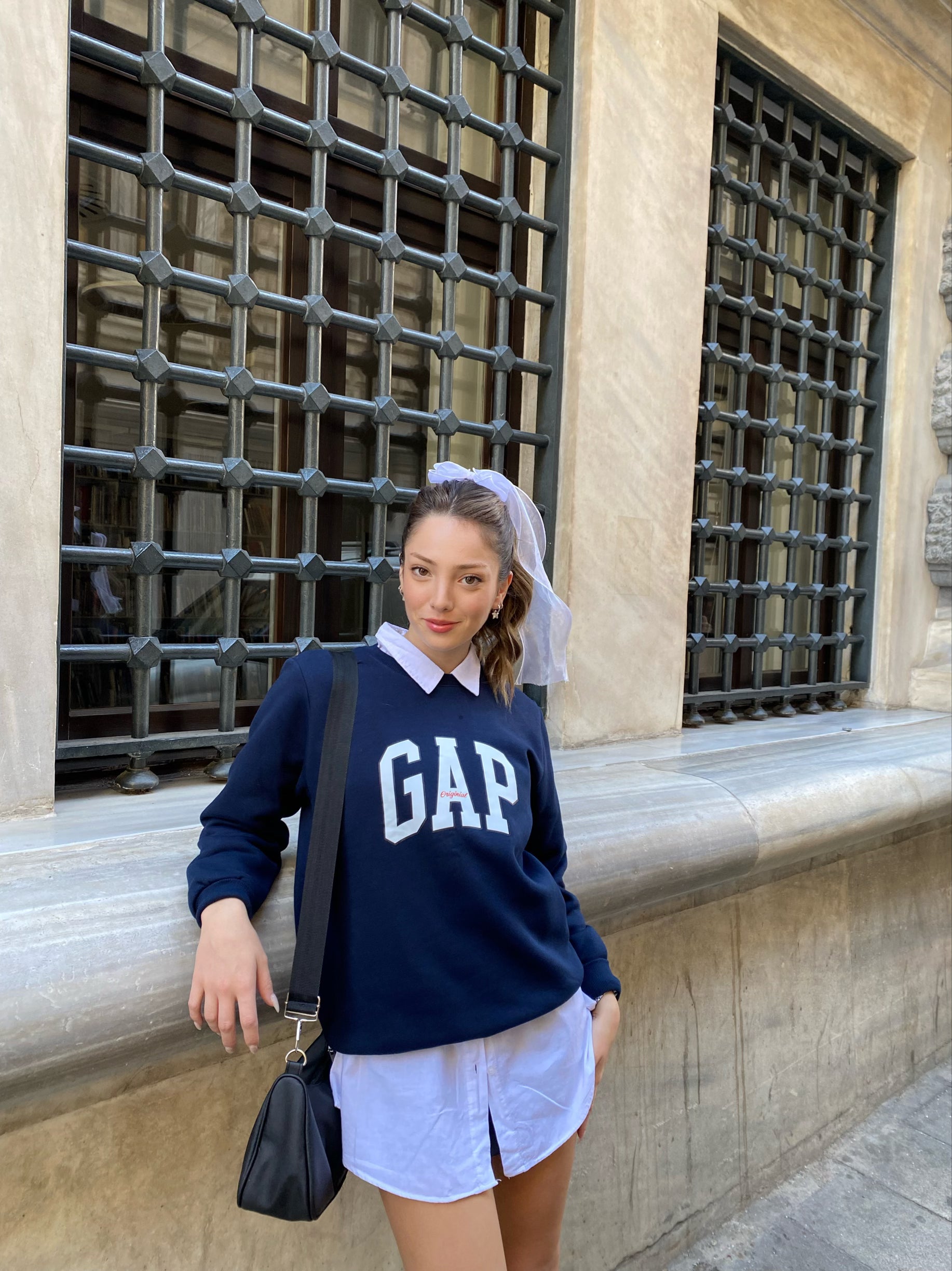 Original Yazılı Lacivert GAP Sweatshirt 3 İplik Şardonlu Organik Pamuktan Üretilmiştir.