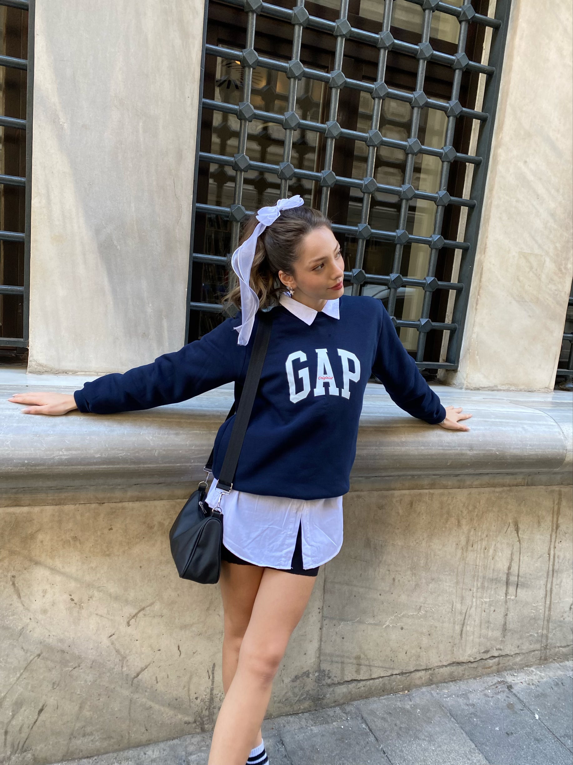 Original Yazılı Lacivert GAP Sweatshirt 3 İplik Şardonlu Organik Pamuktan Üretilmiştir.